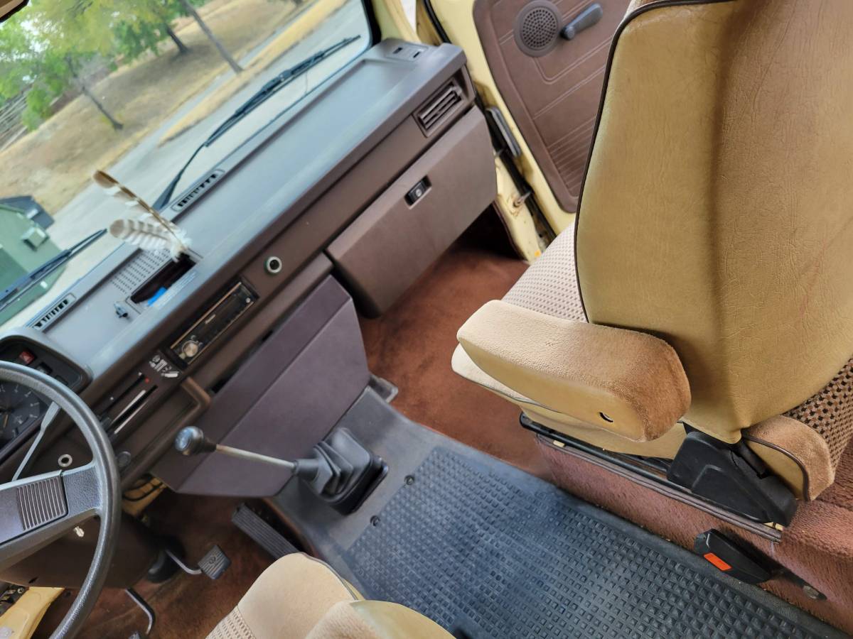 Volkswagen-vanagon-westfalia-diesel-1982-41