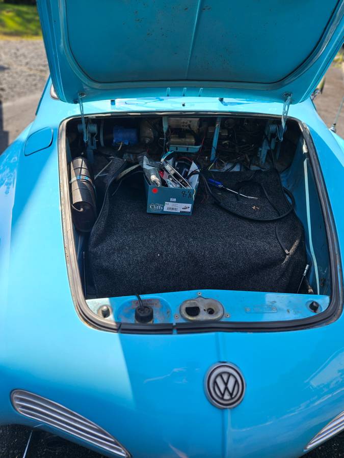 Volkswagon-karmann-ghia-1974-blue-8