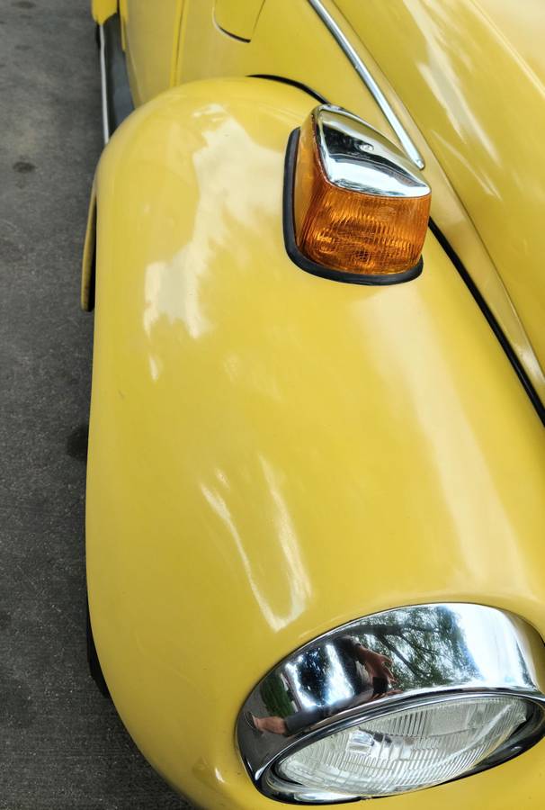 Volkswagon-super-beetle-1972-yellow-10