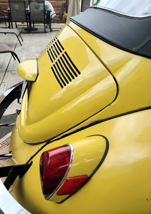 Volkswagon-super-beetle-1972-yellow-14