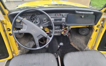 Volkswagon-super-beetle-1972-yellow-19