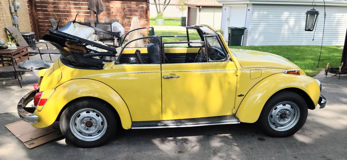 Volkswagon-super-beetle-1972-yellow-21