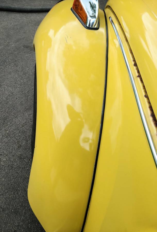 Volkswagon-super-beetle-1972-yellow-9