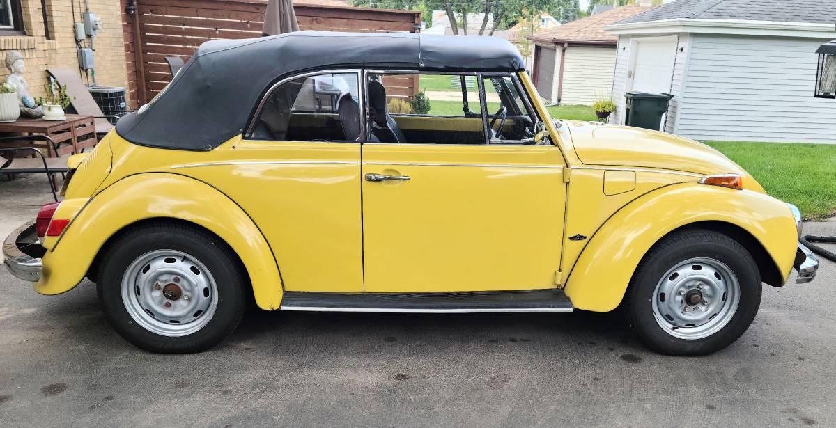 Volkswagon-super-beetle-1972-yellow