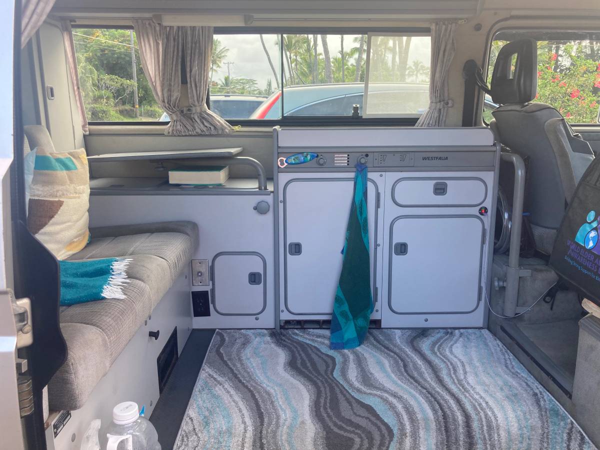 Voltswagon-vanagon-1991-silver-2
