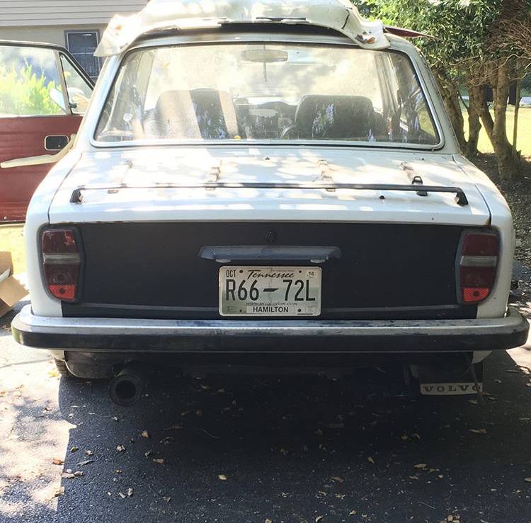 Volvo-142s-1969-white-1