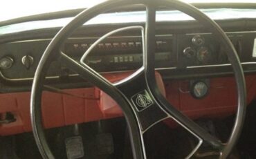 Volvo-142s-1969-white-9