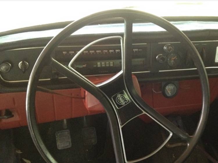 Volvo-142s-1969-white-9