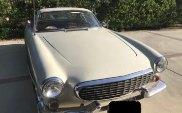 Volvo-1800-1962-Pearl-White-Red-1