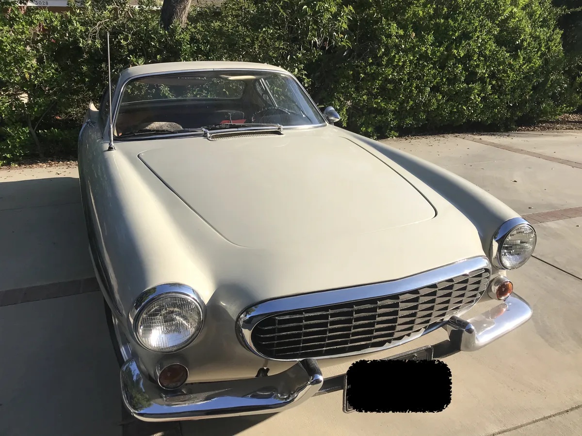 Volvo-1800-1962-Pearl-White-Red-1