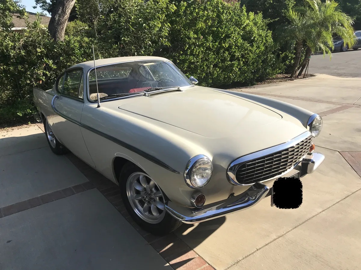 Volvo-1800-1962-Pearl-White-Red-3