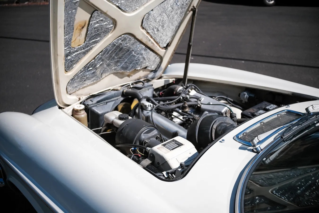 Volvo-1800es-1973-California-White-Blue-10