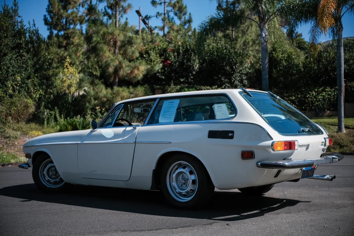 Volvo-1800es-1973-California-White-Blue-7