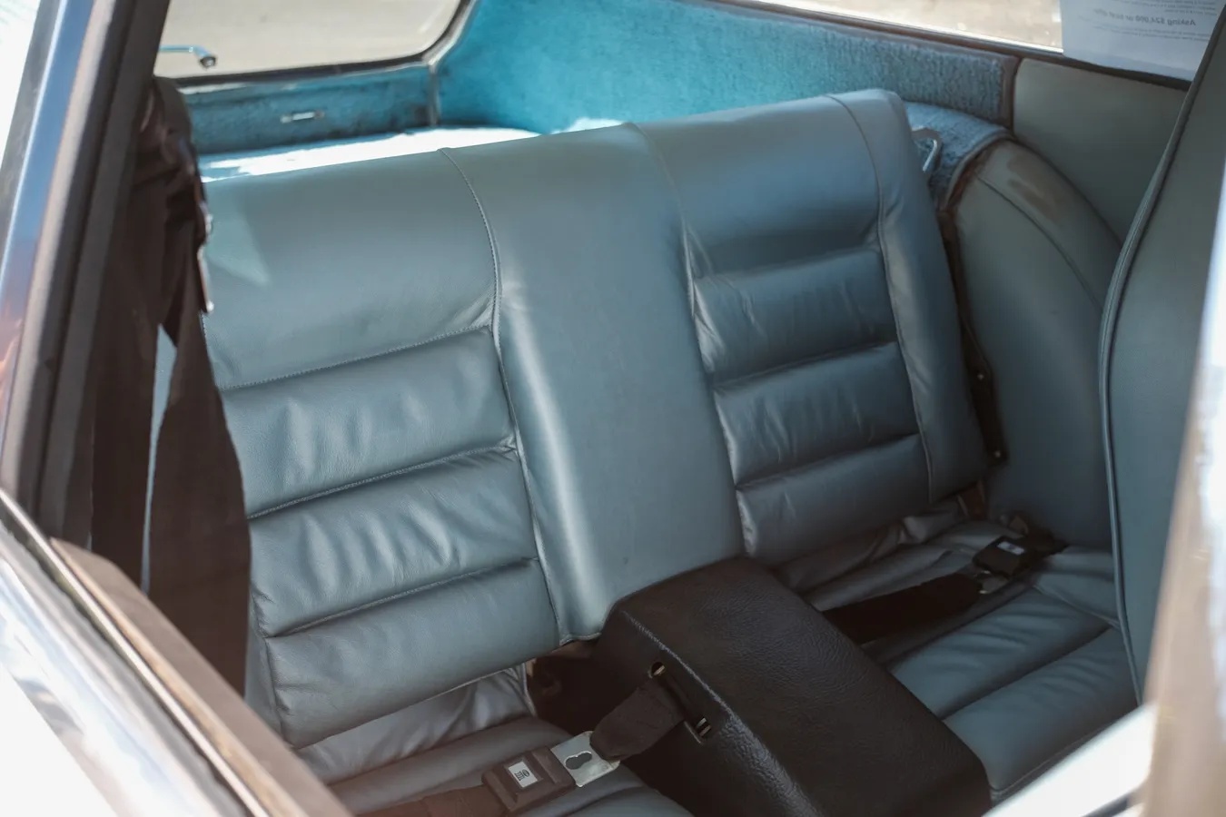 Volvo-1800es-1973-California-White-Blue-8