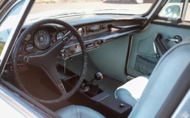 Volvo-1800es-1973-California-White-Blue-9