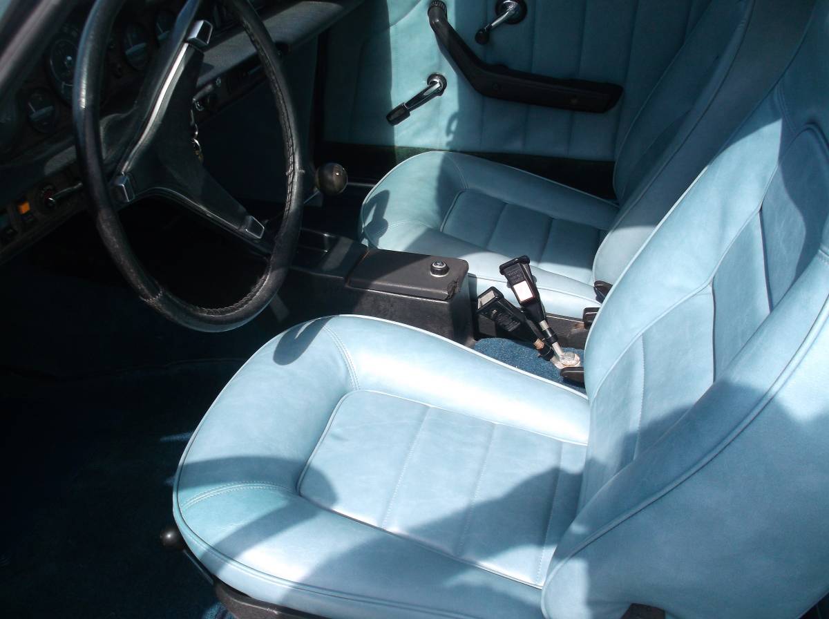 Volvo-1800es-1973-blue-2