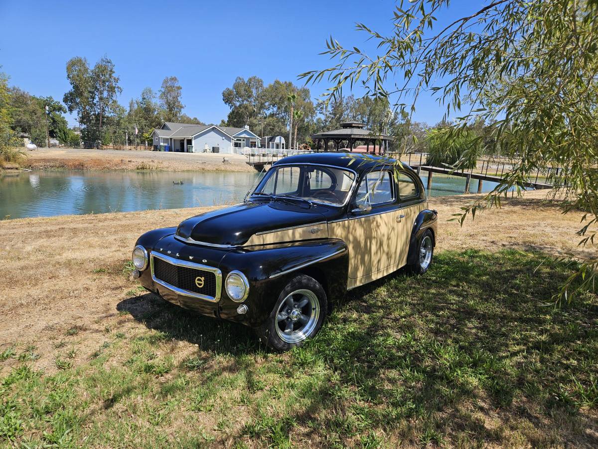 Volvo-1962-black-1
