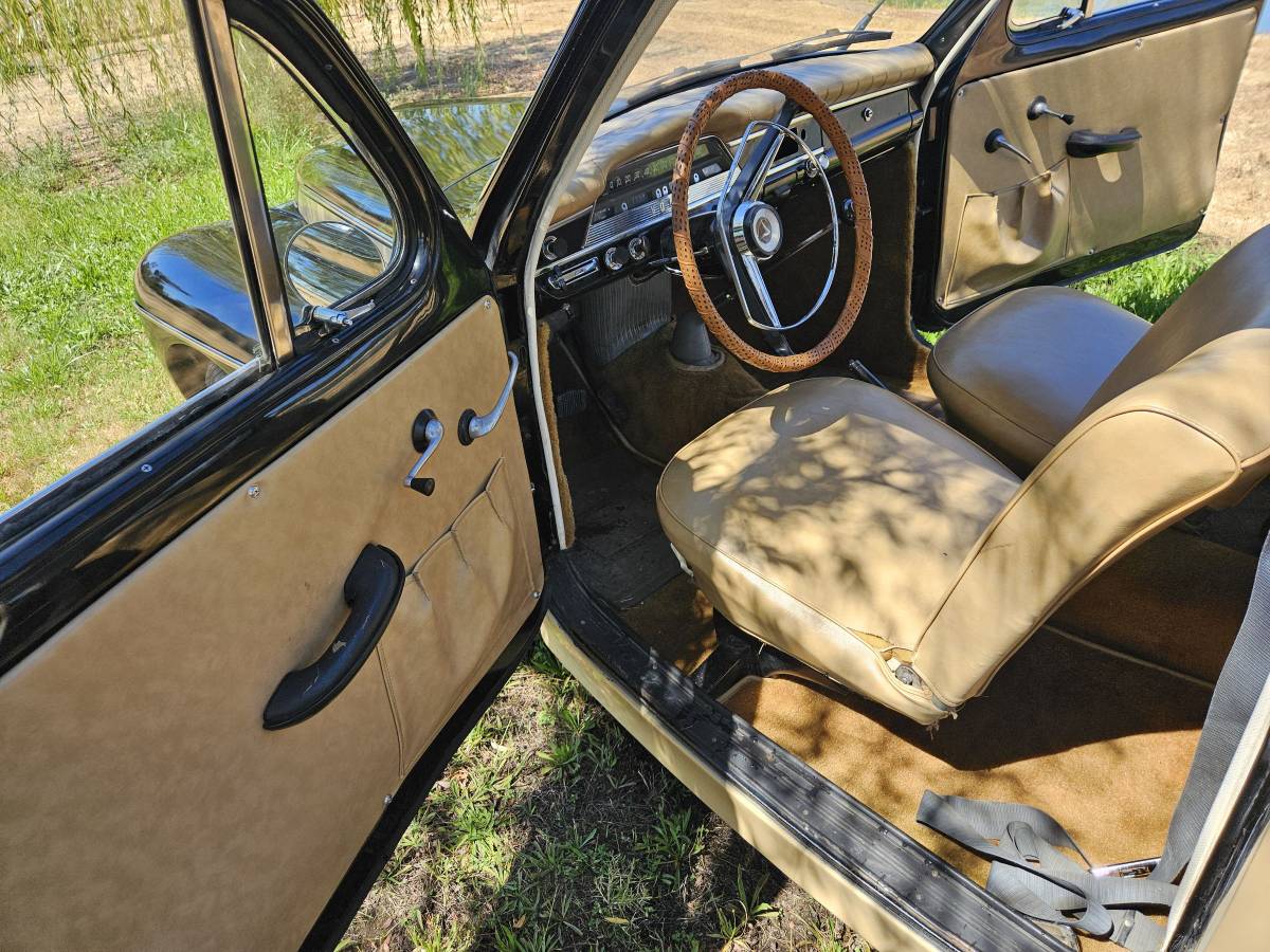 Volvo-1962-black-8