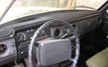 Volvo-1973-yellow-1