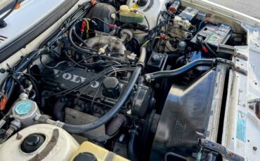 Volvo-1991-white-11