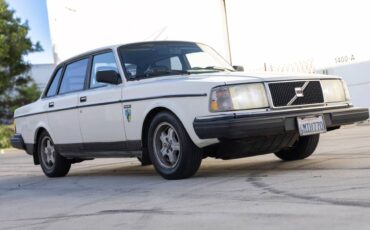Volvo-1991-white-12