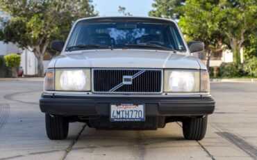 Volvo-1991-white-13