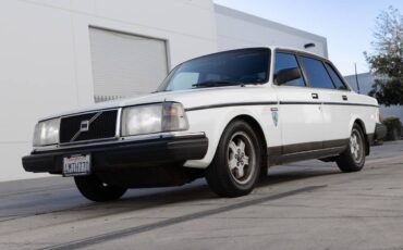 Volvo-1991-white-14