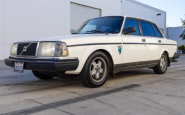 Volvo-1991-white-16