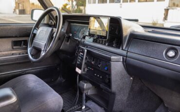 Volvo-1991-white-5