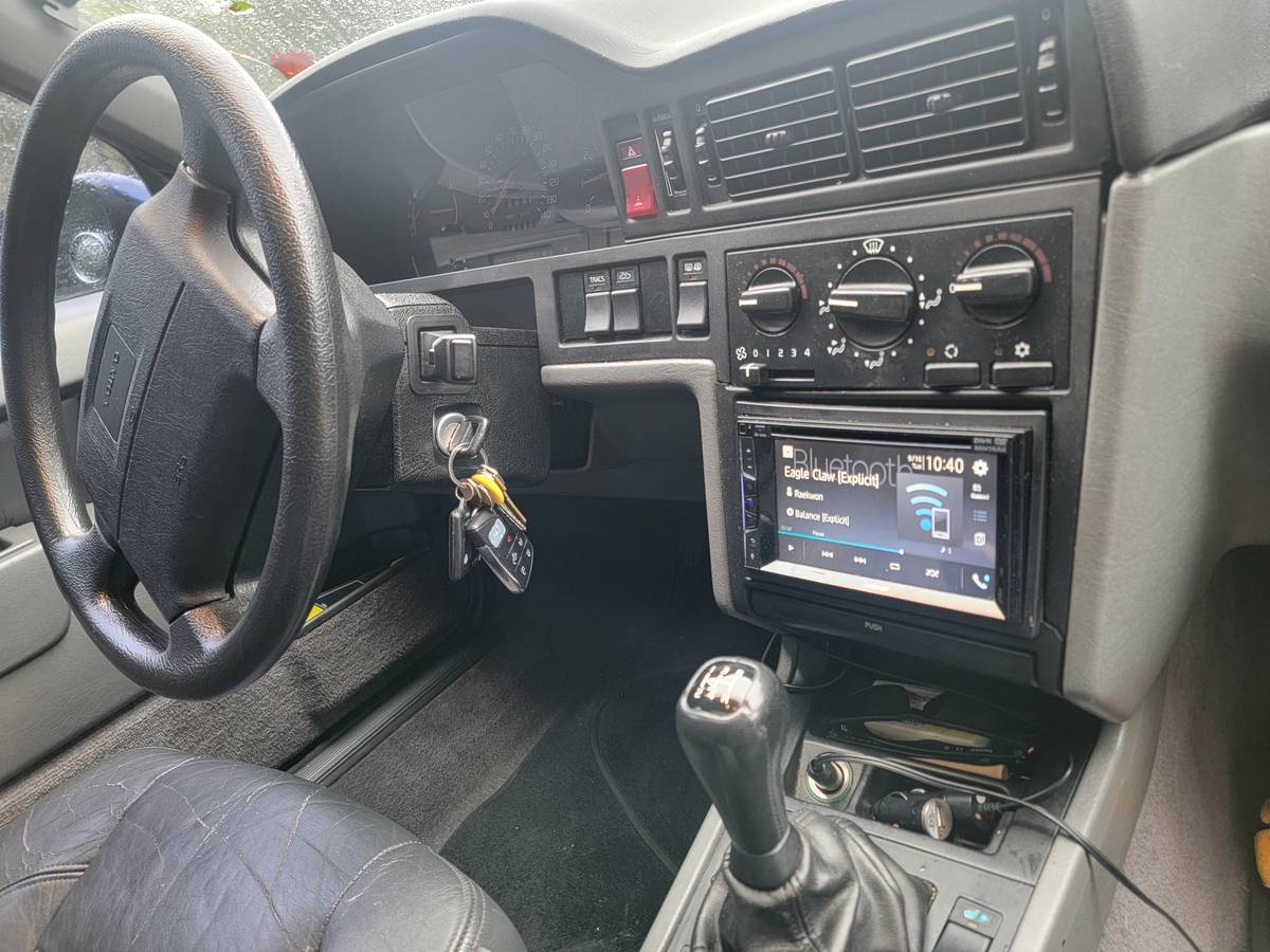 Volvo-1994-blue-2