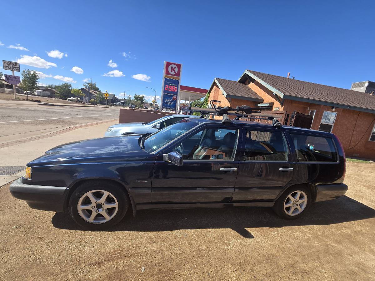 Volvo-1996-blue-1
