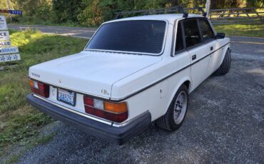 Volvo-240-1984-white-1