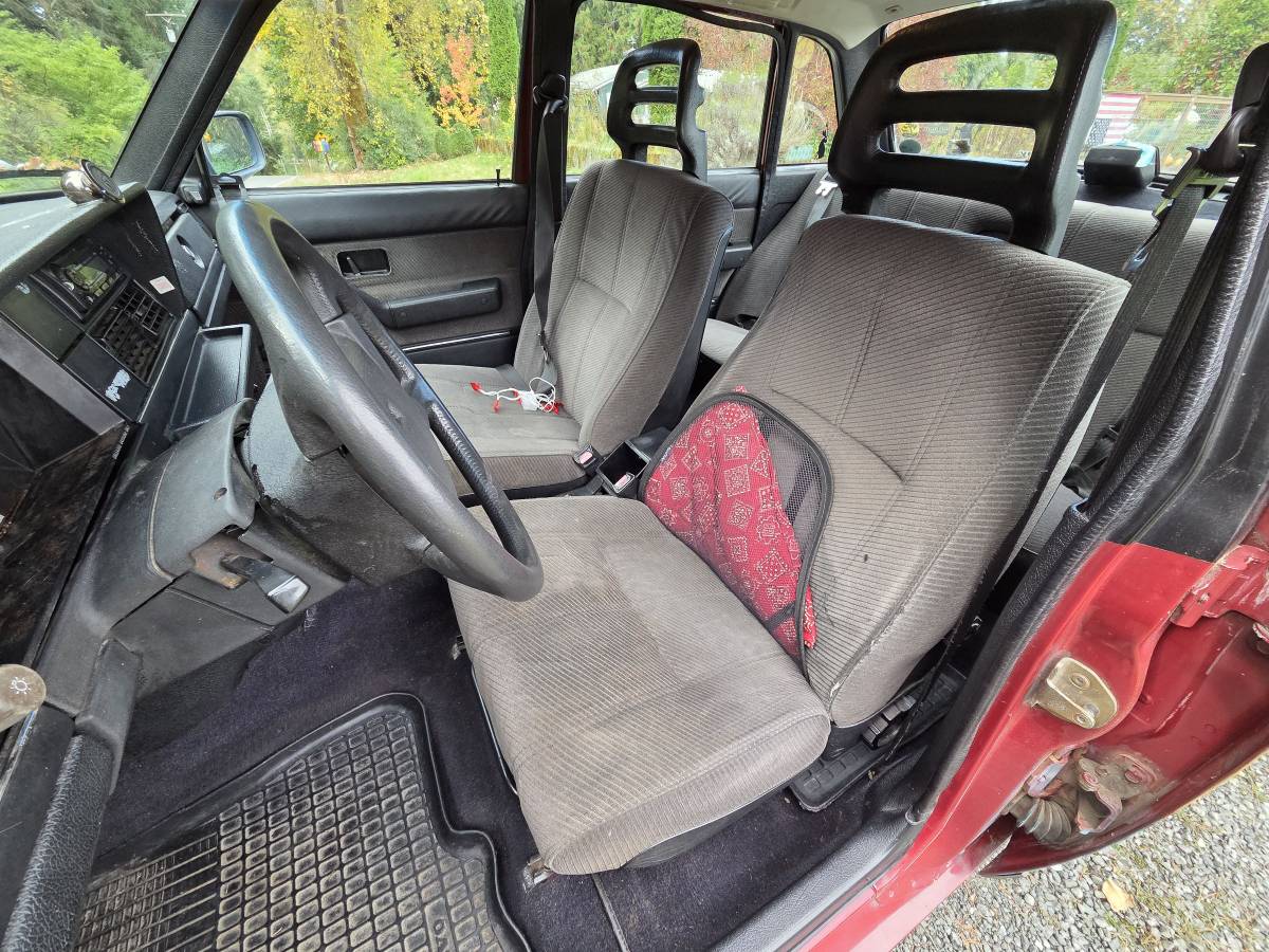 Volvo-240-1988-custom-7