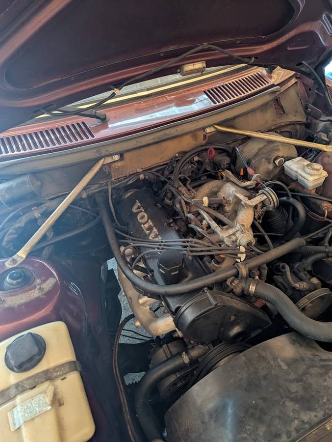 Volvo-240-1989-red-1