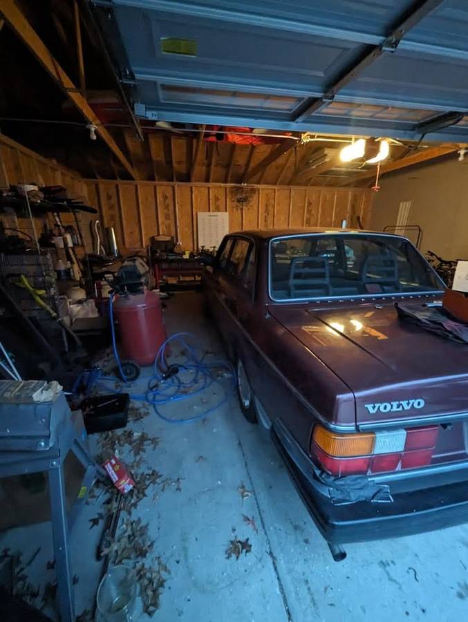Volvo-240-1989-red-3