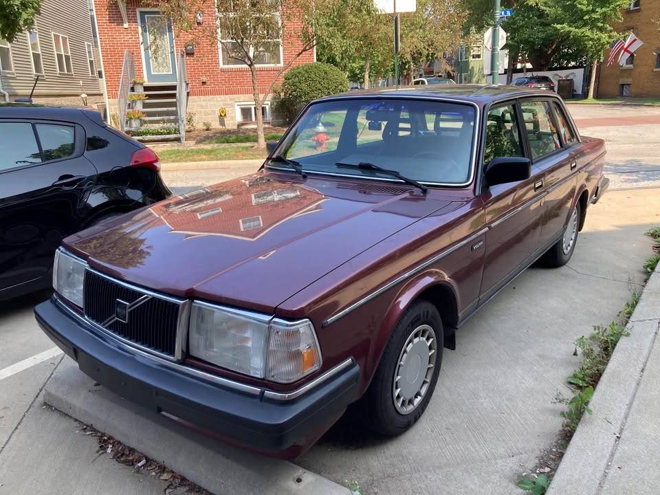 Volvo-240-1989-red-4