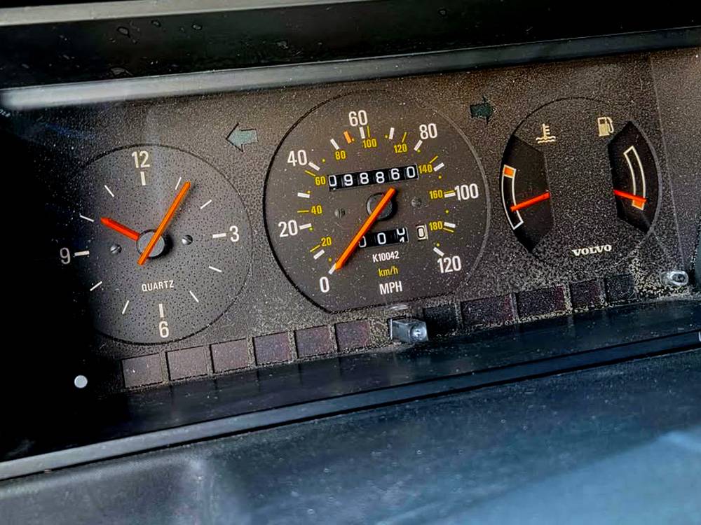 Volvo-240-1991-11