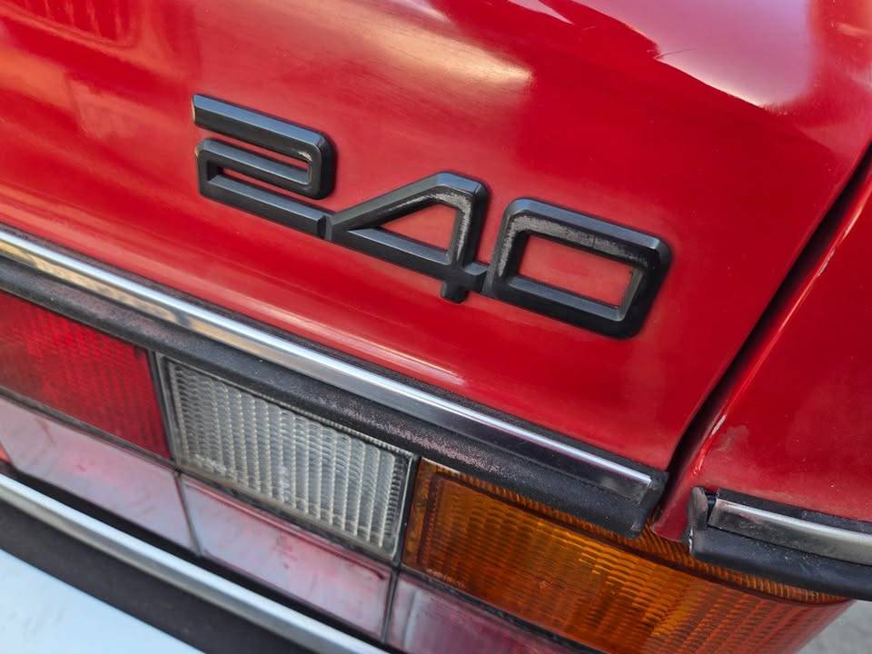 Volvo-240-1991-15