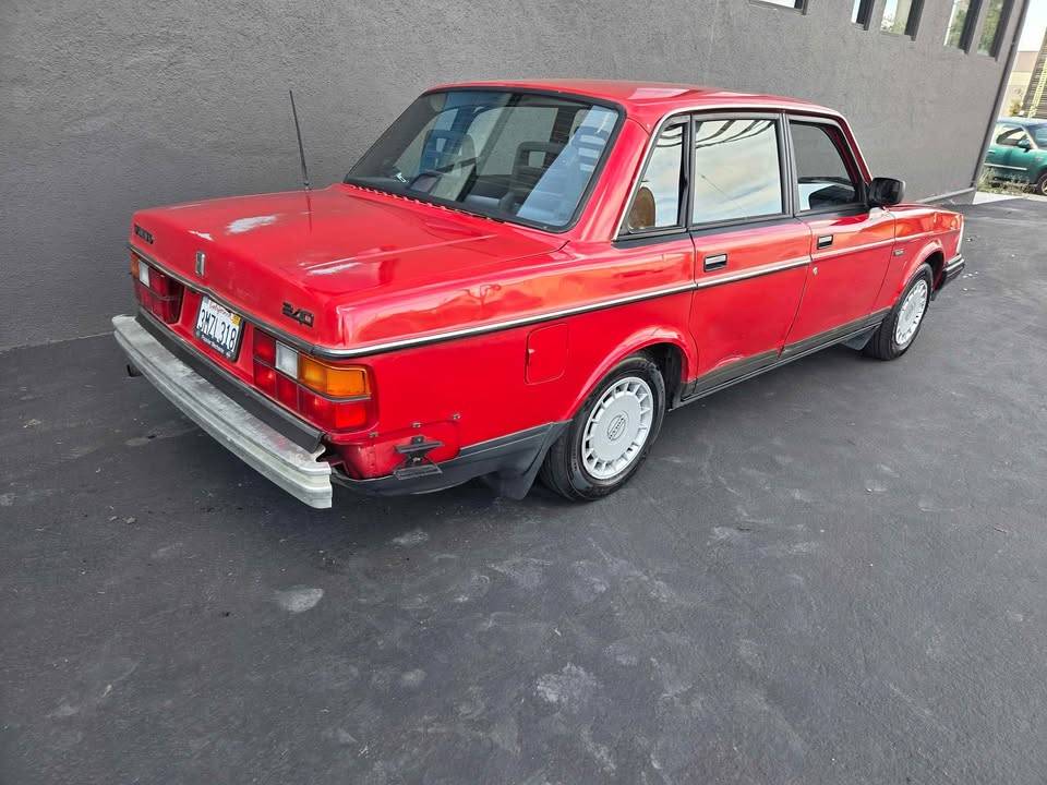Volvo-240-1991-3