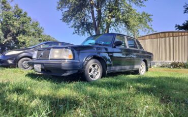 Volvo-240-1992-black-2