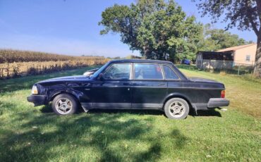 Volvo-240-1992-black-3