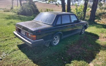 Volvo-240-1992-black-5