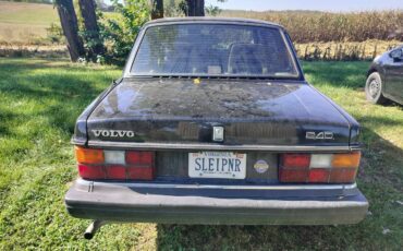 Volvo-240-1992-black-6