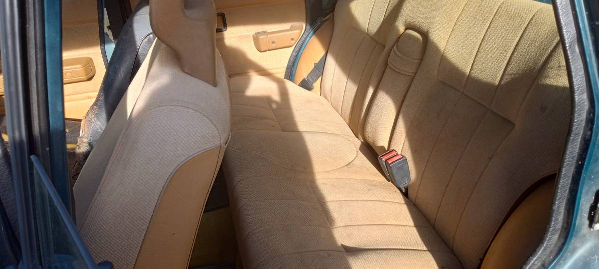 Volvo-240-1993-3