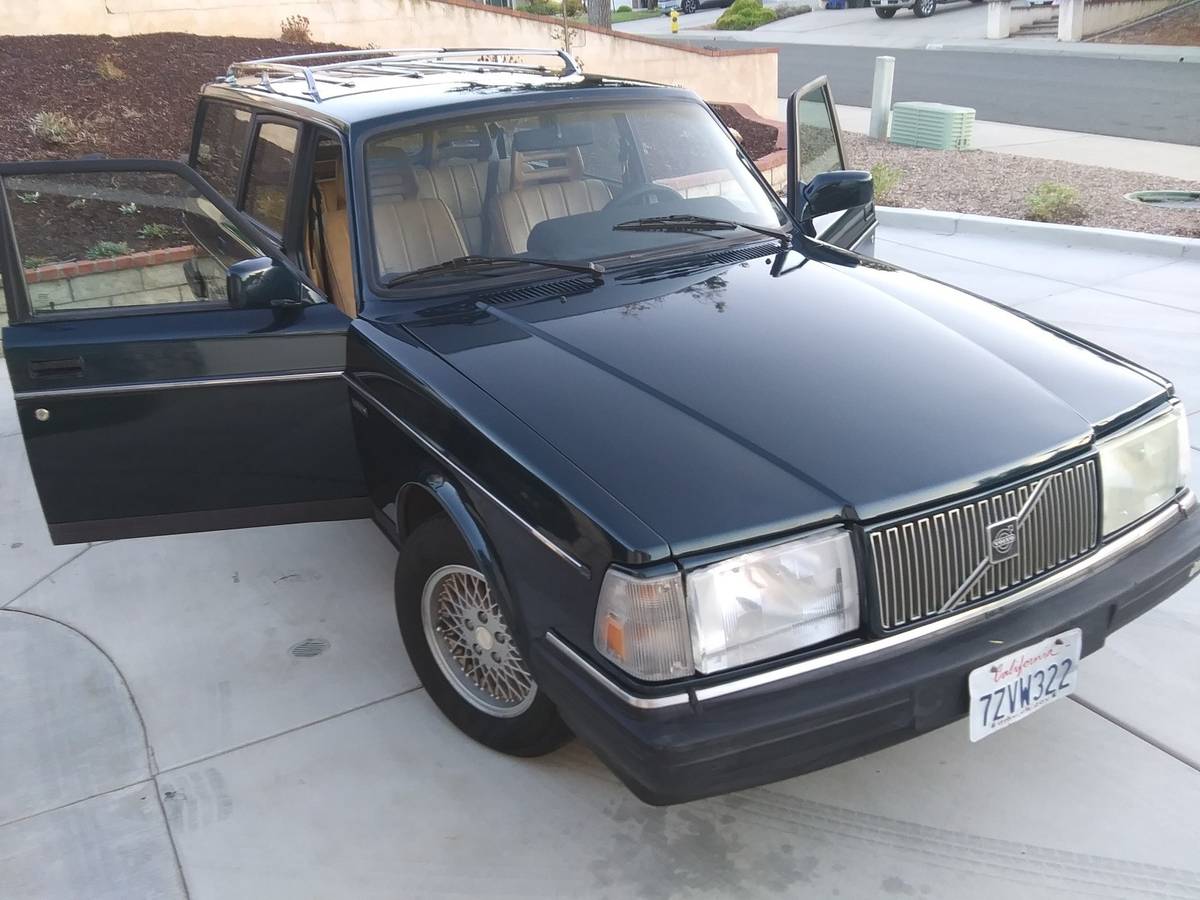 Volvo-240-1993-green-1