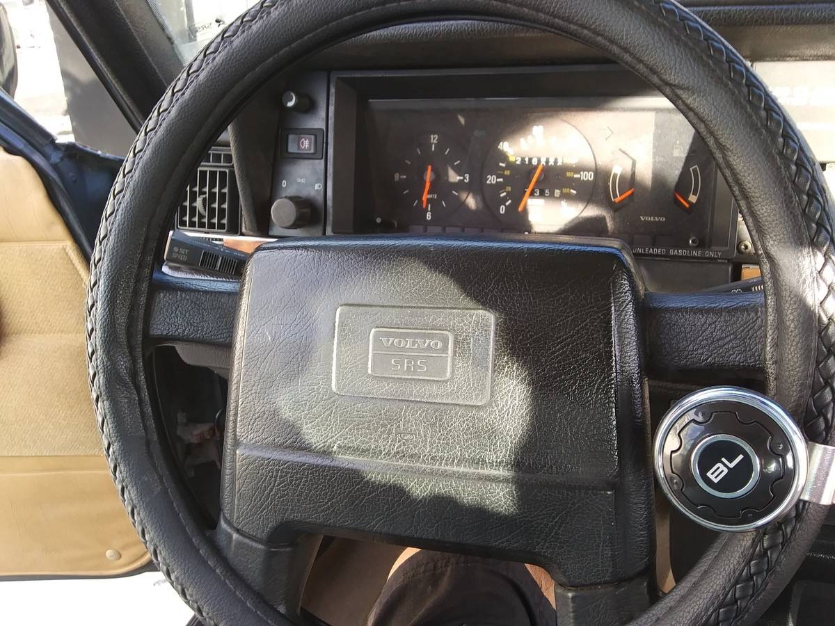 Volvo-240-1993-green-10