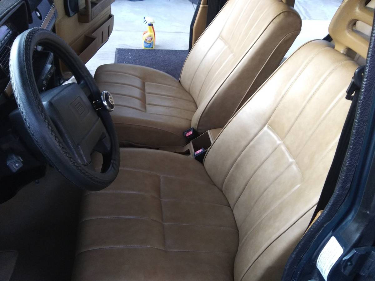 Volvo-240-1993-green-12