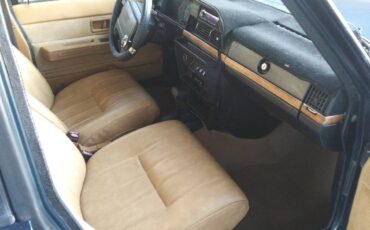 Volvo-240-1993-green-13