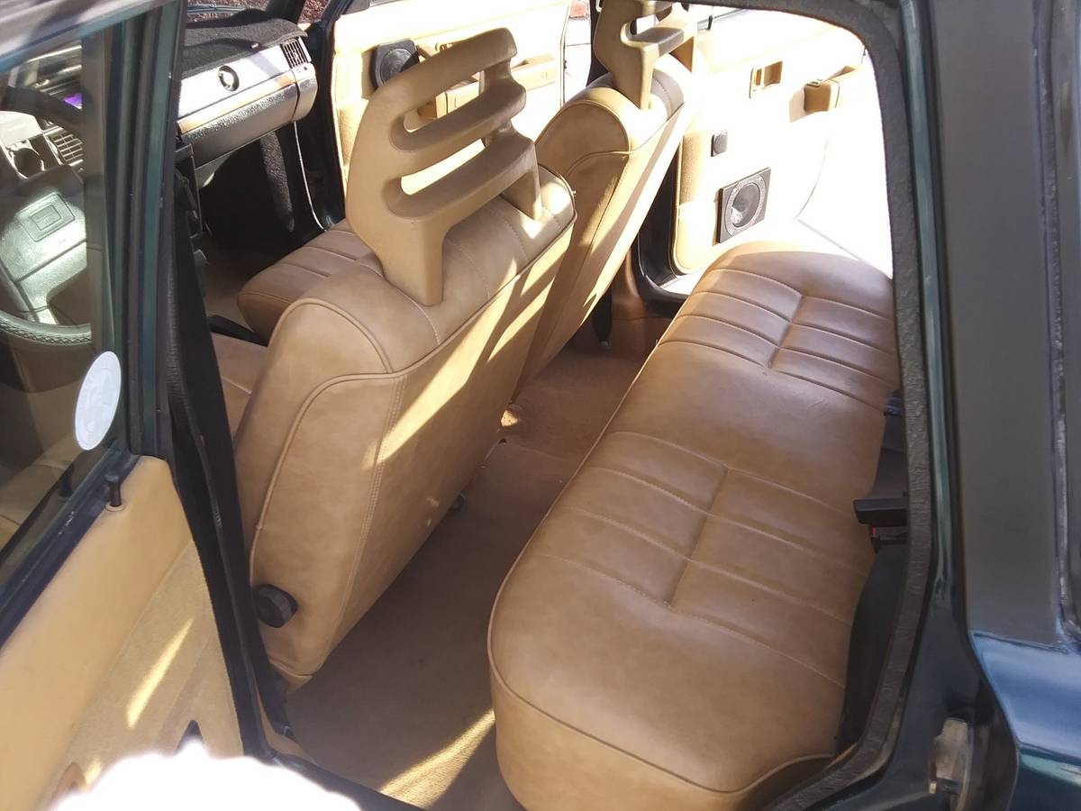 Volvo-240-1993-green-16