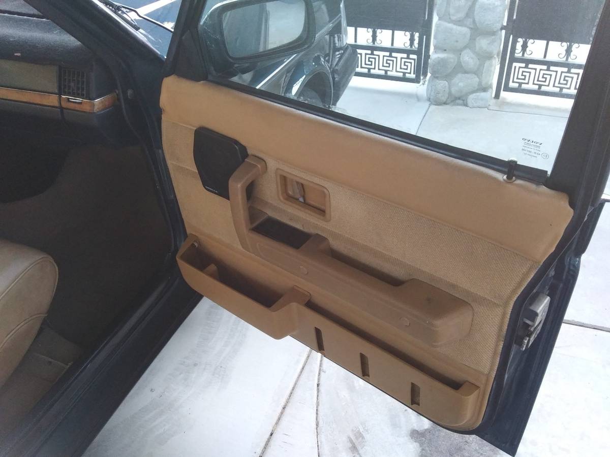 Volvo-240-1993-green-18